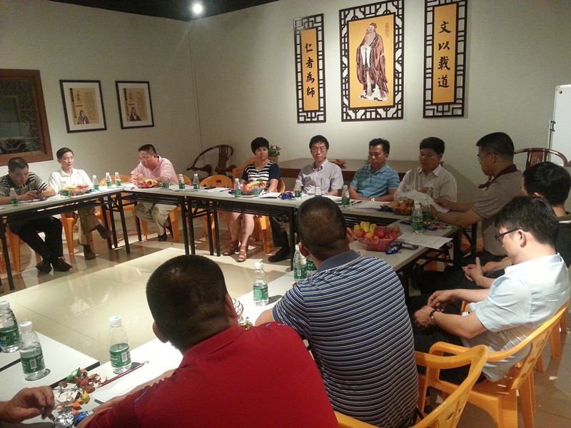 5 2013年7月8日，我会在源天福红木家具城召开副会长单位以上会议.jpg